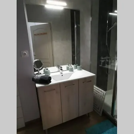 Le Champs De Mars Apartment
